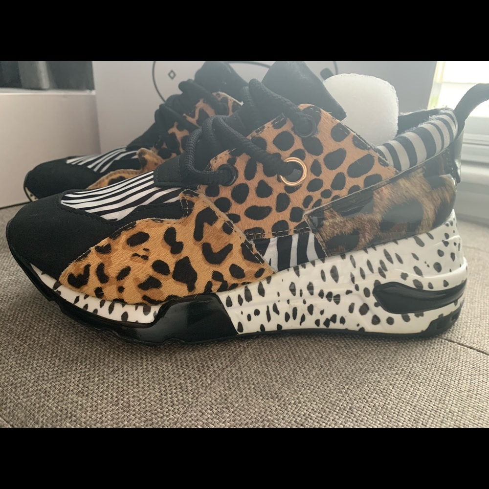 Steve Madden Animal print sneakers